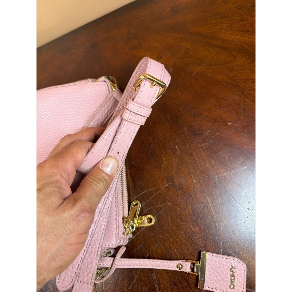 DKNY Pink Pebbled Leather Crossbody Bag Multi Zip Shoulder Purse Gold Hardware‎